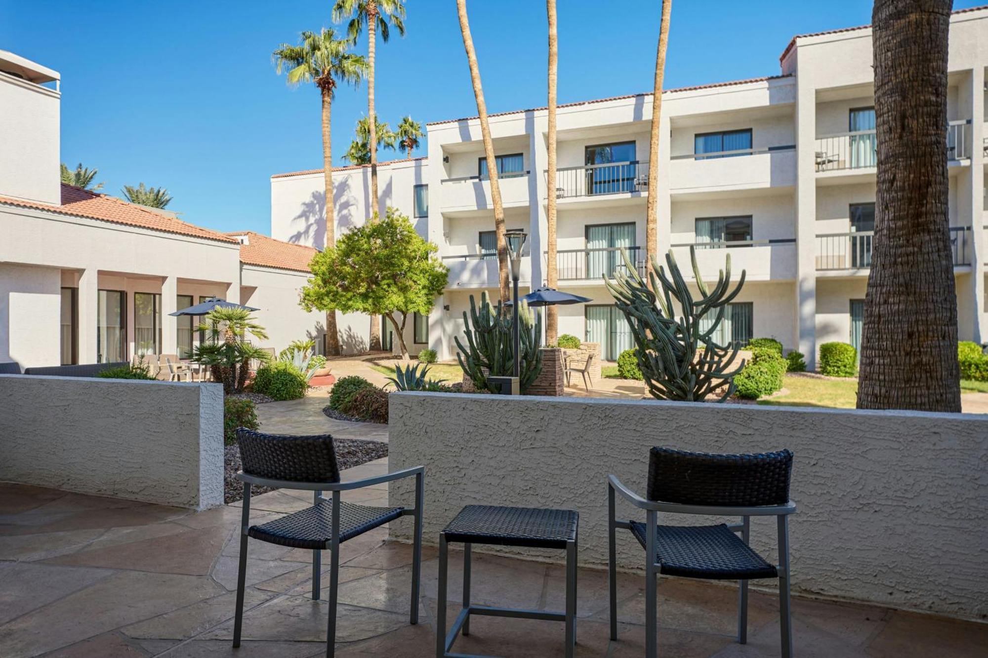 Courtyard By Marriott Phoenix North Buitenkant foto